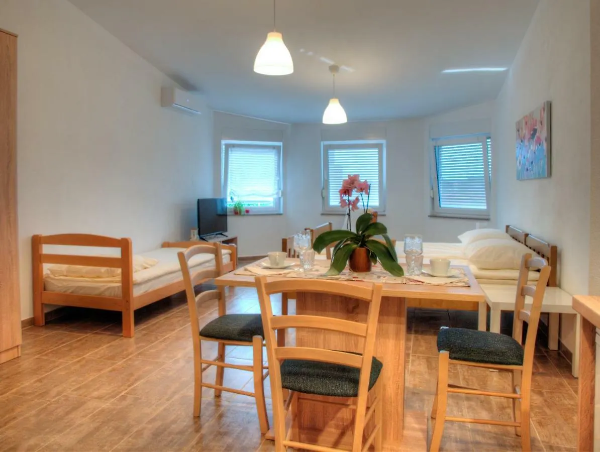 Apartmani Matko Zadar 0*,  Croatia
